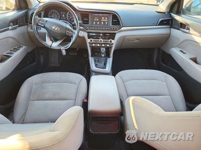 Zdjęcie 8 z 13 samochodu: 2019 HYUNDAI ELANTRA VALUE EDITION VIN:5NPD84LF8KH405420 - miniatura
