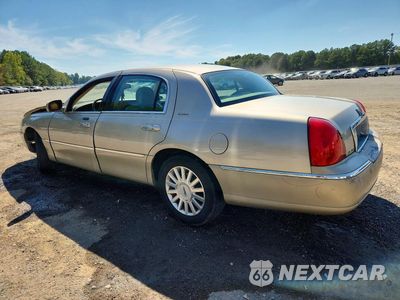 Drugie zdjęcie samochodu z przodu: 2004 LINCOLN TOWN CAR EXECUTIVE VIN:1LNHM81W84Y635303 - miniatura