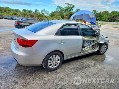 Trzecie zdjęcie samochodu z tyłu: 2013 KIA FORTE EX VIN:KNAFU4A26D5737974 - miniatura