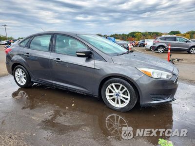 Czwarte zdjęcie samochodu z boku: 2015 FORD FOCUS SE VIN:1FADP3F25FL380988 - miniatura
