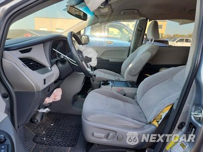 Zdjęcie 7 z 14 samochodu: 2015 TOYOTA SIENNA LE VIN:5TDKK3DCXFS624399 - miniatura