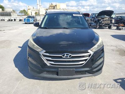 Piąte zdjęcie samochodu w środku: 2017 HYUNDAI TUCSON SE VIN:KM8J33A44HU469039 - miniatura