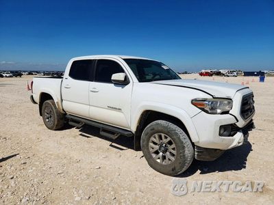 Czwarte zdjęcie samochodu z boku: 2017 TOYOTA TACOMA SR5 V6 VIN:5TFAZ5CN2HX035365 - miniatura