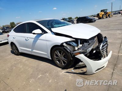 Czwarte zdjęcie samochodu z boku: 2018 HYUNDAI ELANTRA VALUE EDITION VIN:5NPD84LF5JH288586 - miniatura