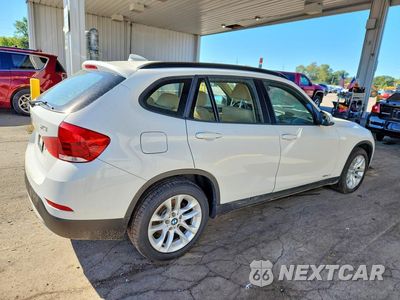 Trzecie zdjęcie samochodu z tyłu: 2015 BMW X1 XDRIVE28I VIN:WBAVL1C51FVY25449 - miniatura