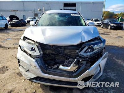 Piąte zdjęcie samochodu w środku: 2017 NISSAN ROGUE S VIN:JN8AT2MV9HW251898 - miniatura