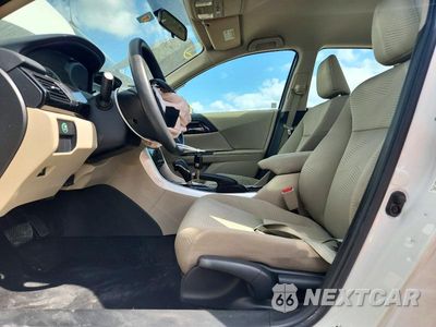 Zdjęcie 7 z 13 samochodu: 2016 HONDA ACCORD LX VIN:1HGCR2F33GA127752 - miniatura