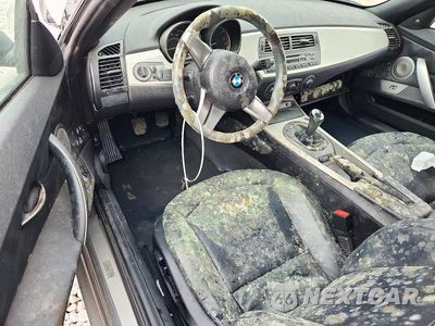 Zdjęcie 8 z 12 samochodu: 2003 BMW Z4 3.0 VIN:4USBT53433LT23256 - miniatura