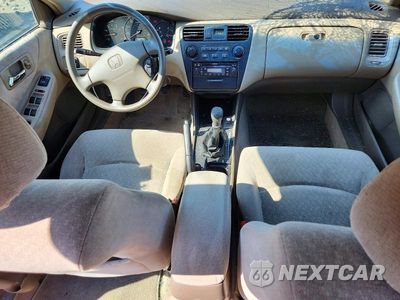 Zdjęcie 8 z 12 samochodu: 2001 HONDA ACCORD LX VIN:JHMCG65551C000364 - miniatura