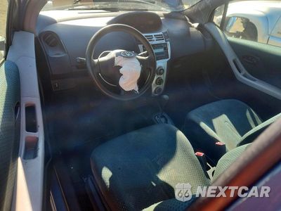 Zdjęcie 8 z 13 samochodu: 2008 TOYOTA YARIS BASE VIN:JTDJT923685163550 - miniatura