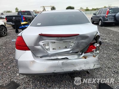 Zdjęcie 6 z 12 samochodu: 2007 HONDA ACCORD VIN:1HGCM56777A064092 - miniatura