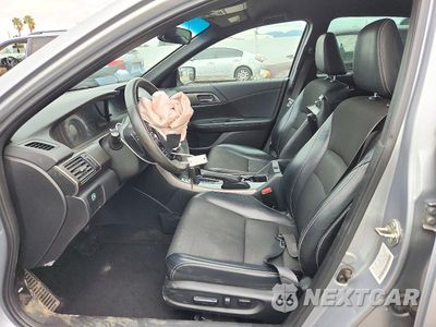 Zdjęcie 7 z 12 samochodu: 2017 HONDA ACCORD SPORT VIN:1HGCR2F50HA151140 - miniatura