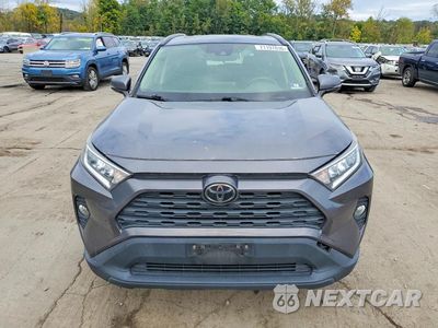 Piąte zdjęcie samochodu w środku: 2019 TOYOTA RAV 4 VIN:JTMP1RFV6KJ003744 - miniatura