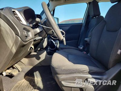 Zdjęcie 7 z 12 samochodu: 2020 JEEP RENEGADE SPORT VIN:ZACNJBAB9LPM05557 - miniatura
