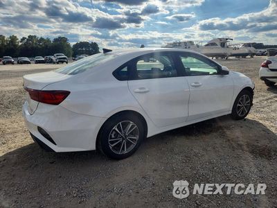 Trzecie zdjęcie samochodu z tyłu: 2023 KIA FORTE LXS VIN:3KPF24AD0PE631359 - miniatura