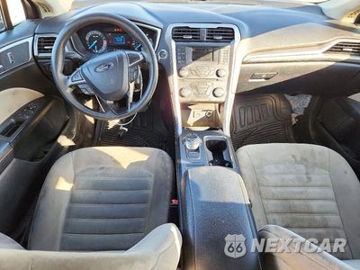 Zdjęcie 8 z 12 samochodu: 2017 FORD FUSION S VIN:3FA6P0G76HR199503 - miniatura