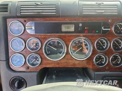 Zdjęcie 9 z 13 samochodu: 2008 FREIGHTLINER CASCADIA SEMI TRUCK VIN:1FUJGLCK78LZ65858 - miniatura