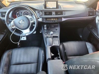 Zdjęcie 8 z 12 samochodu: 2013 LEXUS CT 200 VIN:JTHKD5BH9D2128257 - miniatura