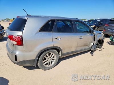 Trzecie zdjęcie samochodu z tyłu: 2015 KIA SORENTO LX VIN:5XYKT3A67FG580838 - miniatura