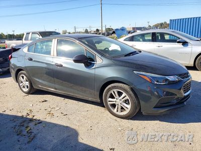 Czwarte zdjęcie samochodu z boku: 2018 CHEVROLET CRUZE LT VIN:1G1BE5SM4J7184030 - miniatura