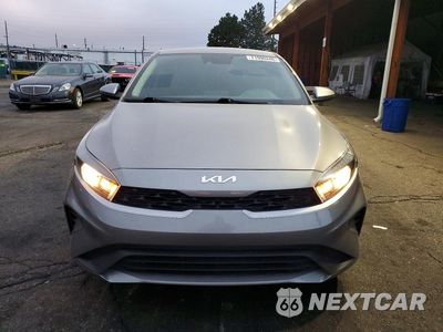 Piąte zdjęcie samochodu w środku: 2023 KIA FORTE LXS VIN:3KPF24AD4PE561008 - miniatura