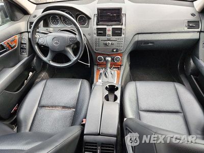 Zdjęcie 8 z 12 samochodu: 2010 MERCEDES-BENZ C 300 4MATIC VIN:WDDGF8BB9AF423576 - miniatura