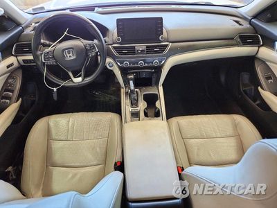 Zdjęcie 8 z 12 samochodu: 2018 HONDA ACCORD TOURING VIN:1HGCV1F99JA146808 - miniatura