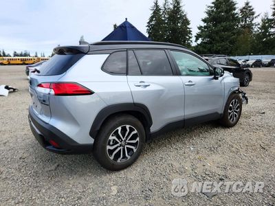 Trzecie zdjęcie samochodu z tyłu: 2025 TOYOTA COROLLA CROSS HYBRID SE VIN:7MUFBABG5SV088537 - miniatura