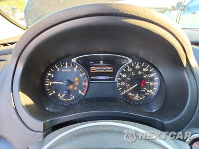 Zdjęcie 9 z 12 samochodu: 2017 NISSAN ALTIMA 2.5 SR VIN:1N4AL3AP4HC116701 - miniatura