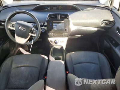 Zdjęcie 8 z 13 samochodu: 2017 TOYOTA PRIUS TWO VIN:JTDKBRFU1H3042432 - miniatura