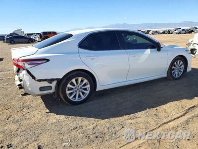 Trzecie zdjęcie samochodu z tyłu: 2018 TOYOTA CAMRY LE VIN:4T1B11HK7JU581102 - miniatura