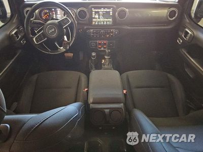 Zdjęcie 8 z 14 samochodu: 2018 JEEP WRANGLER UNLIMITED SAHARA VIN:1C4HJXEG2JW323527 - miniatura