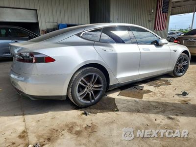Trzecie zdjęcie samochodu z tyłu: 2014 TESLA MODEL S VIN:5YJSA1H1XEFP28586 - miniatura