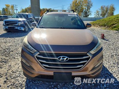 Piąte zdjęcie samochodu w środku: 2016 HYUNDAI TUCSON SE VIN:KM8J3CA43GU157664 - miniatura
