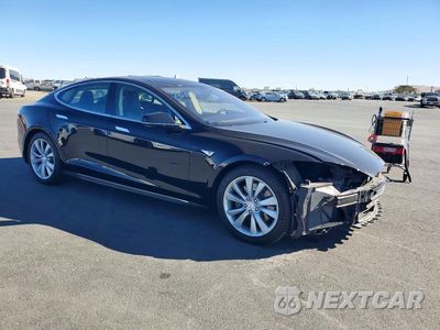 Czwarte zdjęcie samochodu z boku: 2015 TESLA MODEL S 85D VIN:5YJSA1H26FF086913 - miniatura