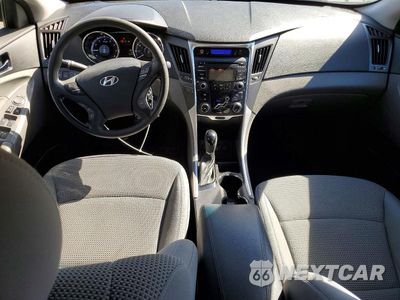 Zdjęcie 8 z 12 samochodu: 2012 HYUNDAI SONATA GLS VIN:5NPEB4AC4CH388390 - miniatura