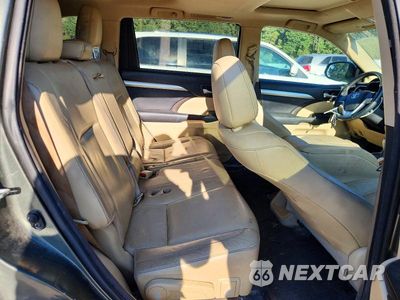 Zdjęcie 11 z 13 samochodu: 2016 TOYOTA HIGHLANDER XLE VIN:5TDKKRFH9GS168909 - miniatura