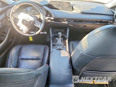 Zdjęcie 8 z 13 samochodu: 2022 MAZDA 3 PREMIUM VIN:3MZBPBDLXNM300375 - miniatura