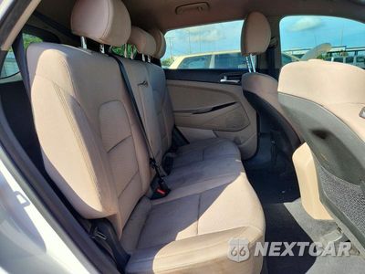 Zdjęcie 11 z 14 samochodu: 2019 HYUNDAI TUCSON VALUE VIN:KM8J33A40KU935203 - miniatura