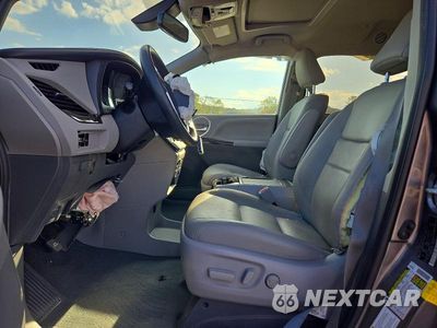 Zdjęcie 7 z 14 samochodu: 2020 TOYOTA SIENNA XLE 7-PASSENGER VIN:5TDDZ3DC6LS234738 - miniatura