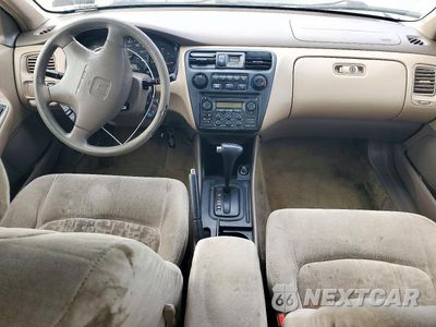 Zdjęcie 8 z 13 samochodu: 2000 HONDA ACCORD EX VIN:1HGCG6679YA130723 - miniatura