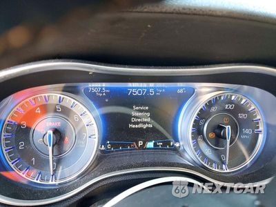 Zdjęcie 9 z 12 samochodu: 2016 CHRYSLER 300C VIN:2C3CCAEG2GH358131 - miniatura