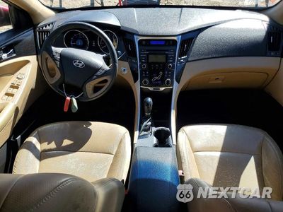 Zdjęcie 8 z 13 samochodu: 2013 HYUNDAI SONATA LIMITED VIN:5NPEC4AC5DH685473 - miniatura