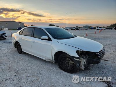 Czwarte zdjęcie samochodu z boku: 2013 VOLKSWAGEN PASSAT S VIN:1VWAP7A39DC074410 - miniatura