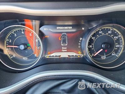 Zdjęcie 9 z 13 samochodu: 2014 JEEP CHEROKEE TRAILHAWK VIN:1C4PJMBS2EW255934 - miniatura