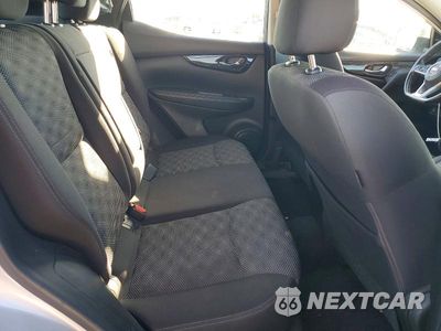 Zdjęcie 10 z 12 samochodu: 2017 NISSAN ROGUE SPORT SV VIN:JN1BJ1CP8HW031612 - miniatura