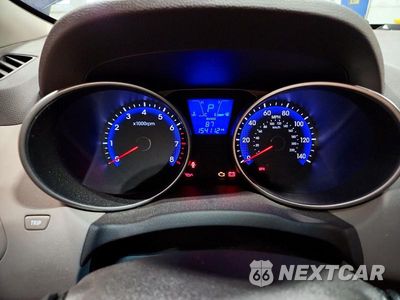 Zdjęcie 9 z 14 samochodu: 2010 HYUNDAI TUCSON GLS VIN:KM8JT3AC4AU112389 - miniatura