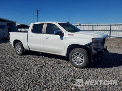 Czwarte zdjęcie samochodu z boku: 2020 CHEVROLET SILVERADO K1500 LT VIN:3GCUYDED4LG231531 - miniatura