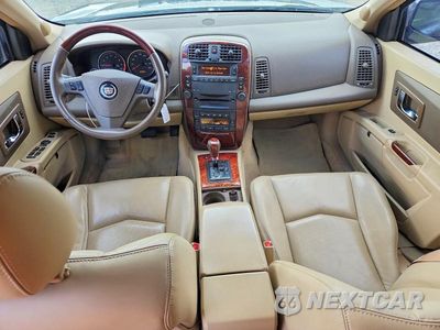 Zdjęcie 8 z 14 samochodu: 2006 CADILLAC SRX VIN:1GYEE637660200340 - miniatura
