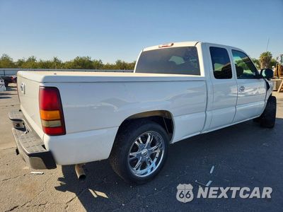 Trzecie zdjęcie samochodu z tyłu: 2002 CHEVROLET SILVERADO C1500 VIN:2GCEC19T621365189 - miniatura